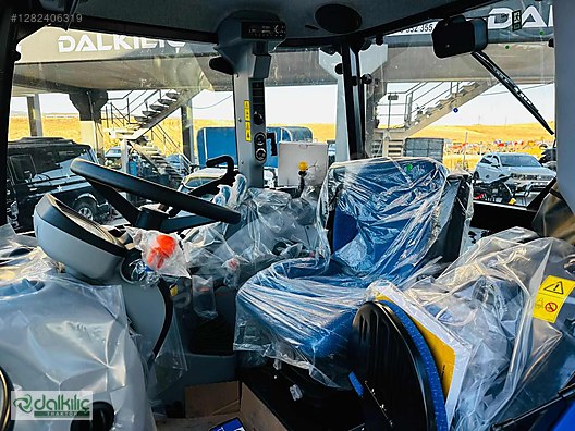 Machinery / Agricultural Machines / Tractors / New Holland / T5.90