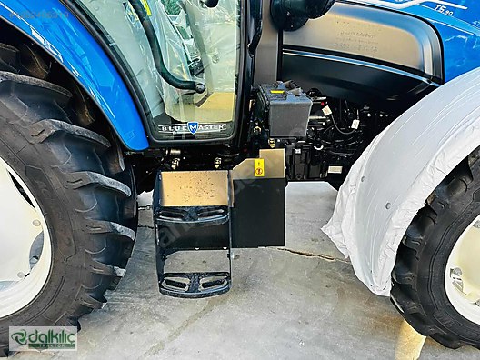 Machinery / Agricultural Machines / Tractors / New Holland / T5.90