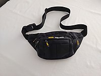 Bel ve Omuz Çantası 2 adet ve renkte.