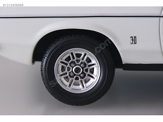 Otto Diecast Model 1:18 Ford Araba - 1313406968