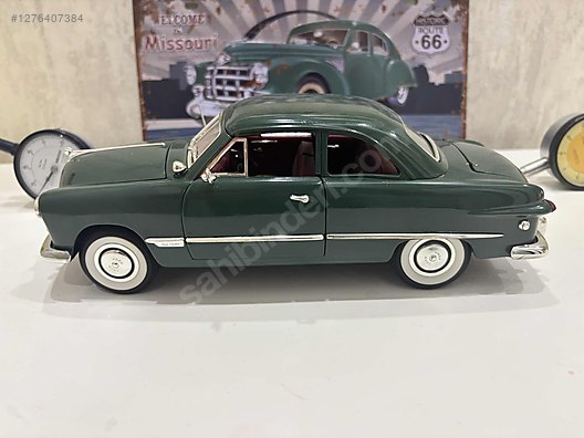 MIRA SOLIDO Ford Berline 1949ミニカー 1/18 MIRA SOLIDO Ford