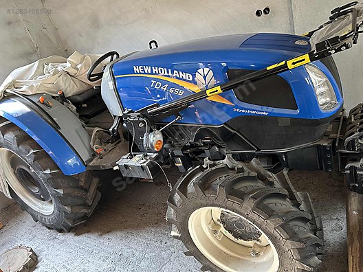 Machinery / Agricultural Machines / Tractors / New Holland / TD4.65B