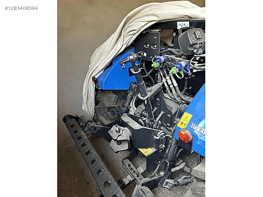 Machinery / Agricultural Machines / Tractors / New Holland / TD4.65B