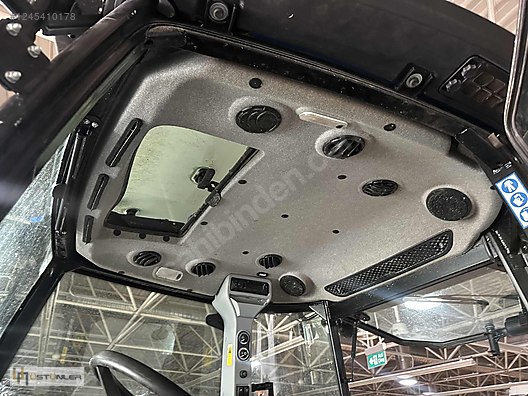 Machinery / Agricultural Machines / Tractors / New Holland / TR5.100