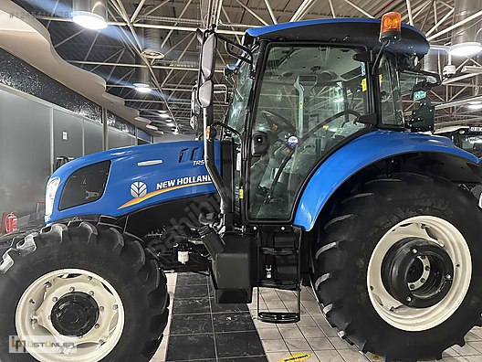Machinery / Agricultural Machines / Tractors / New Holland / TR5.100