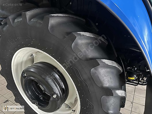 Machinery / Agricultural Machines / Tractors / New Holland / TR5.100