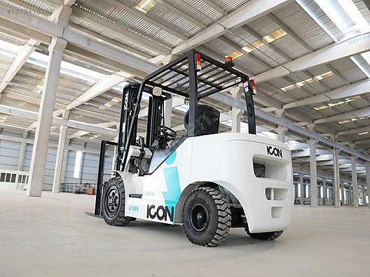 Machinery / Industrial / Carrying & Stacking Equipment / Forklifts / For Sale / Ceylift