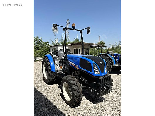 Machinery / Agricultural Machines / Tractors / New Holland / TD4.100F