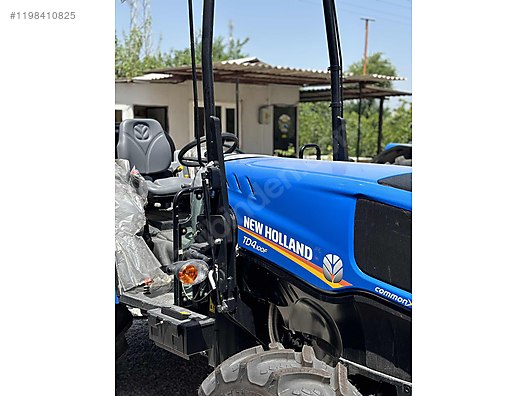 Machinery / Agricultural Machines / Tractors / New Holland / TD4.100F