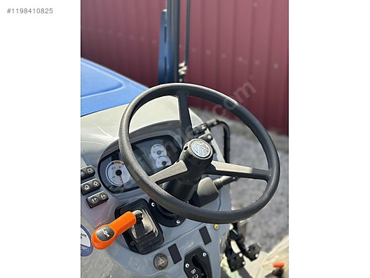 Machinery / Agricultural Machines / Tractors / New Holland / TD4.100F