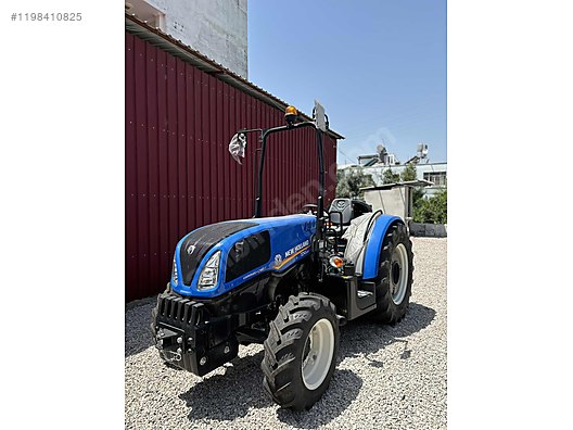 Machinery / Agricultural Machines / Tractors / New Holland / TD4.100F