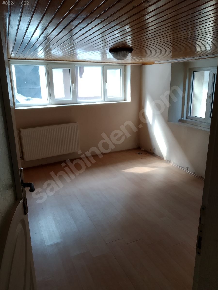 2katlı geniş bahçeli çarşıya yakın müstakil ev Satılık Müstakil Ev