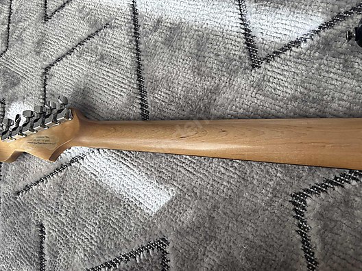 Squier Elektro Gitar