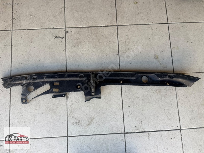 BMW 5 Serisi Çamurluk Braketi