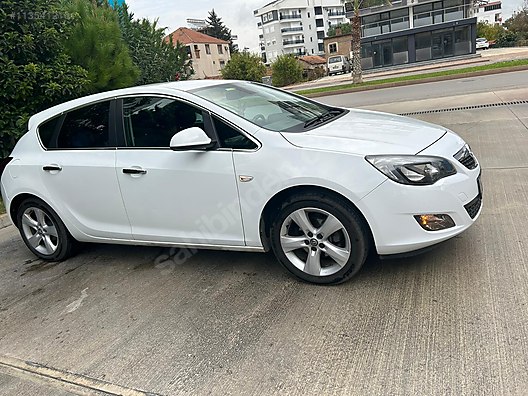 Opel / Astra / 1.4 T / Sport / Opel Astra j 1.4Turbo Sport Otomatik at   - 1135412101