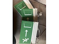 Acil çıkış tabelası