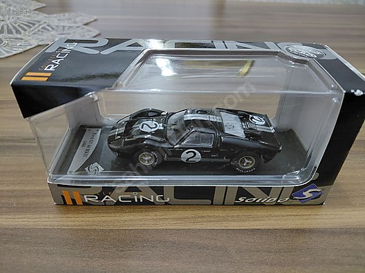 Solido Diecast Model 1:43 Ford Araba