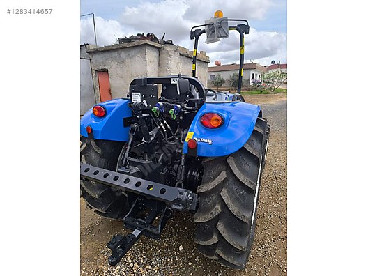 Machinery / Agricultural Machines / Tractors / New Holland / TD4.65B