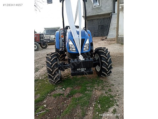 Machinery / Agricultural Machines / Tractors / New Holland / TD4.65B