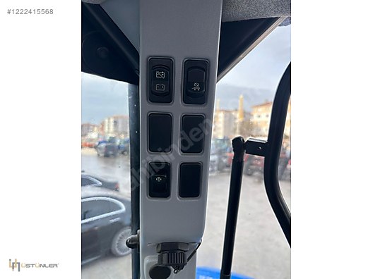 Machinery / Agricultural Machines / Tractors / New Holland / T7.230