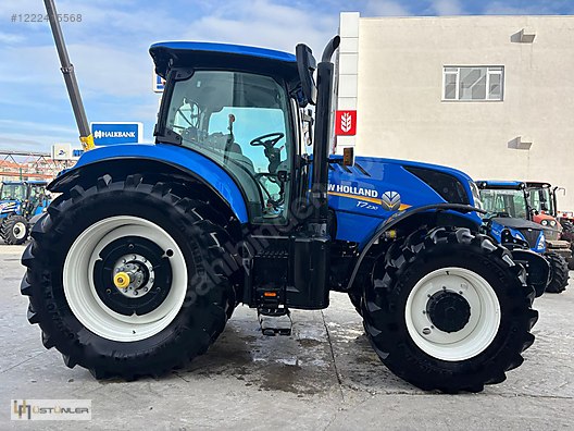 Machinery / Agricultural Machines / Tractors / New Holland / T7.230
