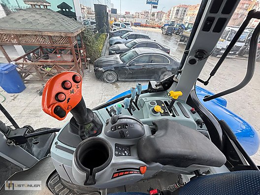 Machinery / Agricultural Machines / Tractors / New Holland / T7.230