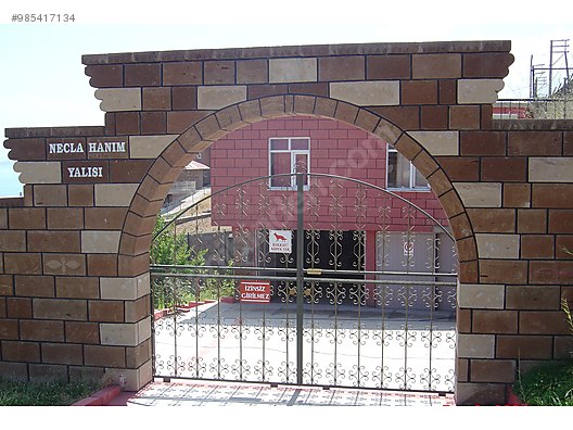 BİTLİS AHLAT�TA VAN GÖLÜNE SIFIR 3 DAİREDEN OLUŞAN MÜSTAKİL BİNA