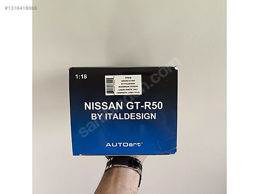Autoart Diecast Model 1:18 Nissan Araba - 1316418066