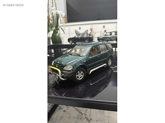 Maisto Diecast Model 1:18 Mercedes Benz Araba - 1328418434