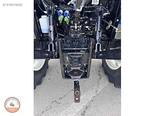 Machinery / Agricultural Machines / Tractors / New Holland / T4.70S