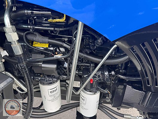 Machinery / Agricultural Machines / Tractors / New Holland / T4.70S