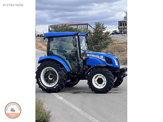 Machinery / Agricultural Machines / Tractors / New Holland / T4.70S