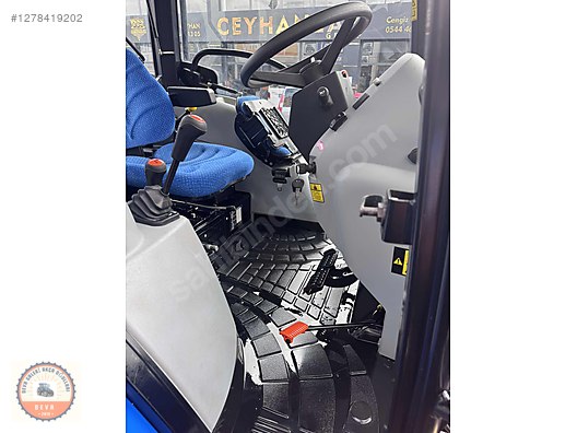 Machinery / Agricultural Machines / Tractors / New Holland / T4.70S