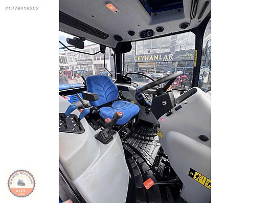 Machinery / Agricultural Machines / Tractors / New Holland / T4.70S