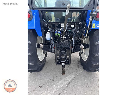 Machinery / Agricultural Machines / Tractors / New Holland / T4.70S