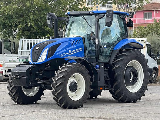 İş Makineleri & Sanayi / Tarım Makineleri / Traktör / New Holland / TR6.145S