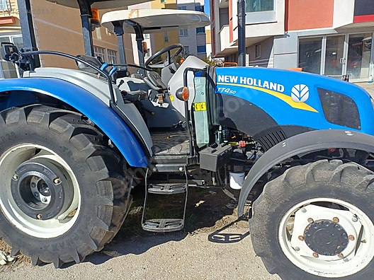 Machinery / Agricultural Machines / Tractors / New Holland / TT4.50