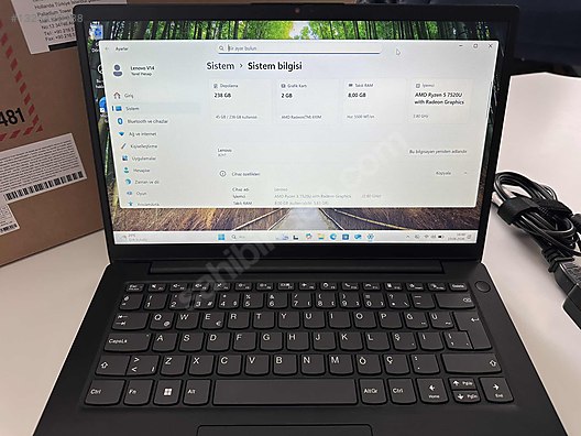 Lenovo / Lenovo V14 AMD R5 7520U 8 GB DDR5 5500 MHz Ram 256 GB SSD