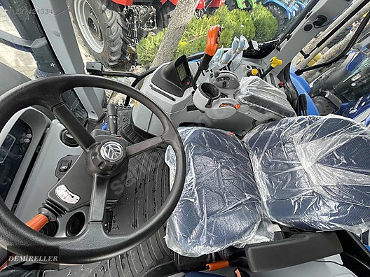 Machinery / Agricultural Machines / Tractors / New Holland / T7.230