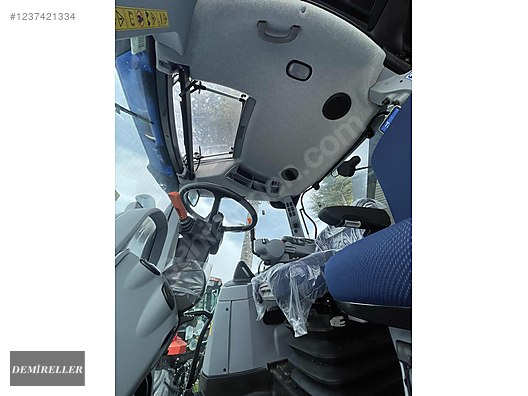 Machinery / Agricultural Machines / Tractors / New Holland / T7.230