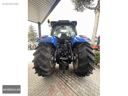 Machinery / Agricultural Machines / Tractors / New Holland / T7.230