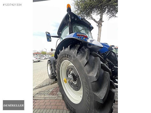 Machinery / Agricultural Machines / Tractors / New Holland / T7.230