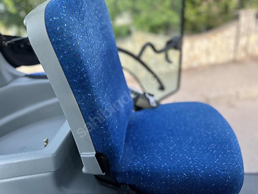 Machinery / Agricultural Machines / Tractors / New Holland / TR6.130