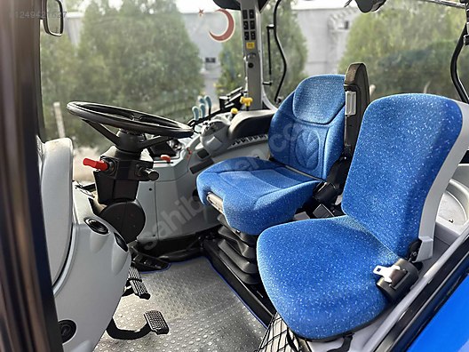 Machinery / Agricultural Machines / Tractors / New Holland / TR6.130