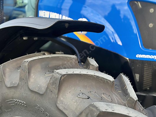 Machinery / Agricultural Machines / Tractors / New Holland / TR6.130