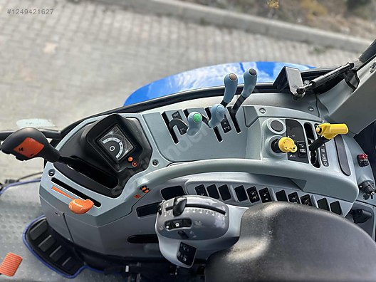 Machinery / Agricultural Machines / Tractors / New Holland / TR6.130