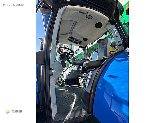 Machinery / Agricultural Machines / Tractors / New Holland / T7.270