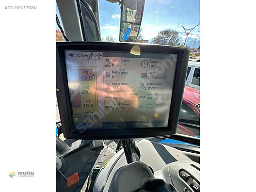 Machinery / Agricultural Machines / Tractors / New Holland / T7.270