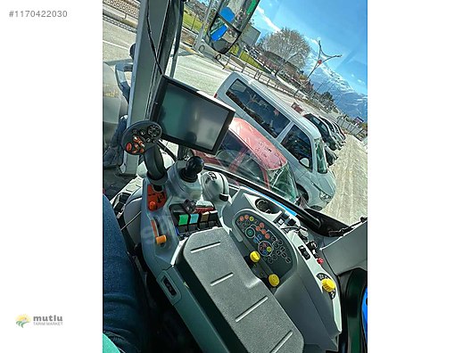 Machinery / Agricultural Machines / Tractors / New Holland / T7.270