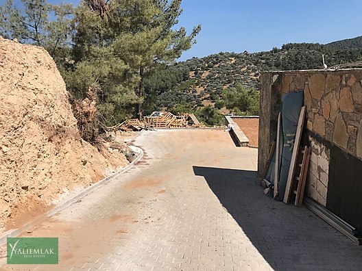 Bodrum / Yalıçiftlik�te SATILIK Sıfır ,3+1 , Müstakil Evler Satılık
